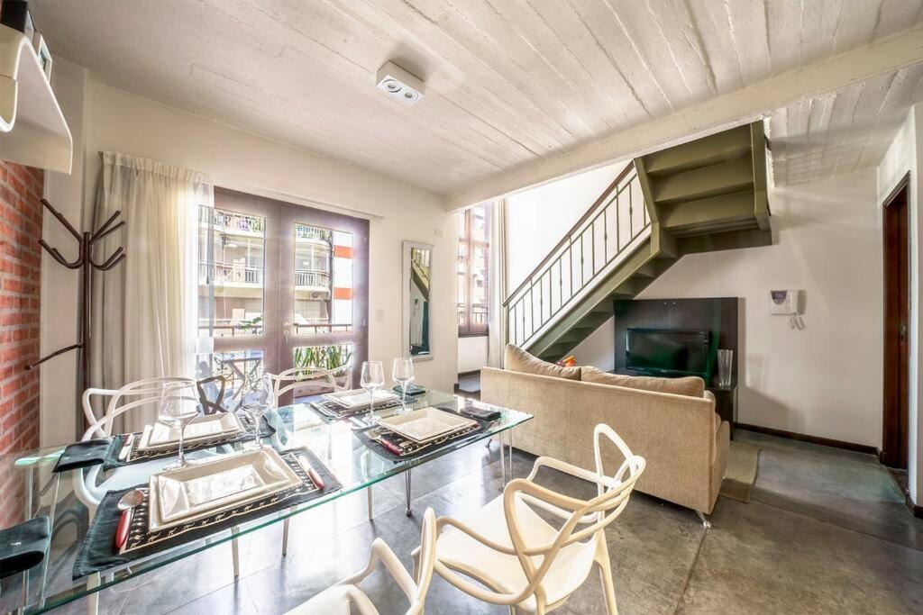Bright Loft With Balcony Overlooking The Square *
