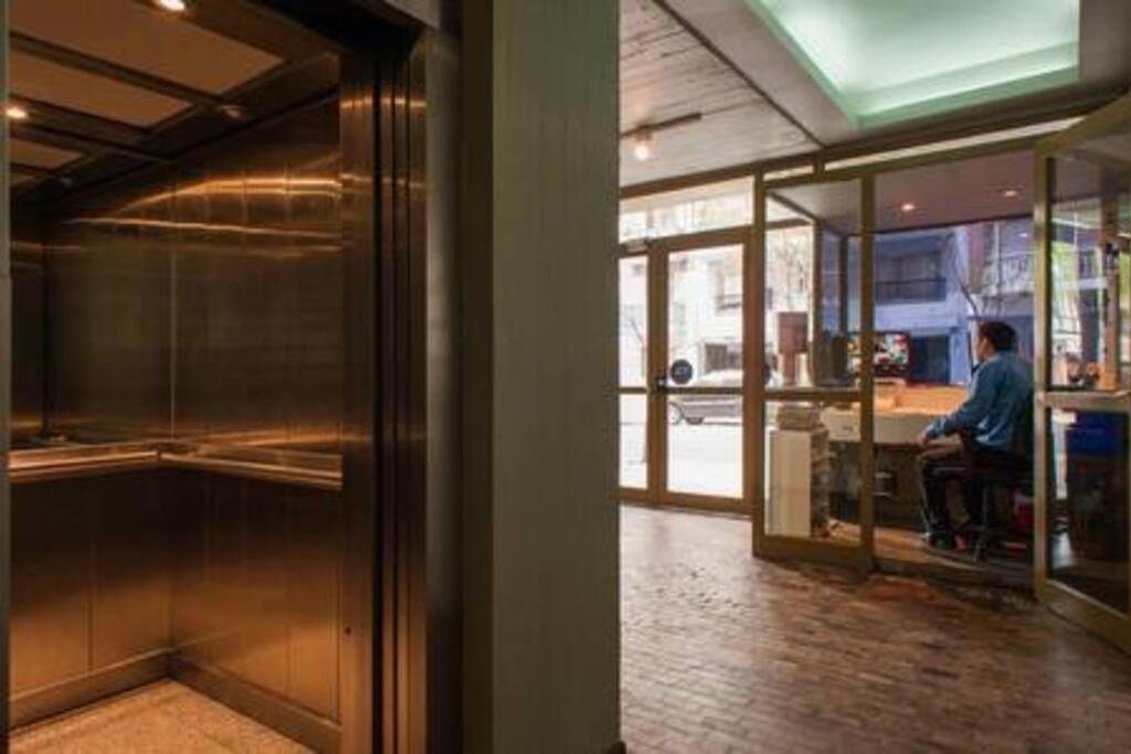 Apartamento Bright Loft With Balcony Overlooking The Square Ciudad Autónoma de Buenos Aires