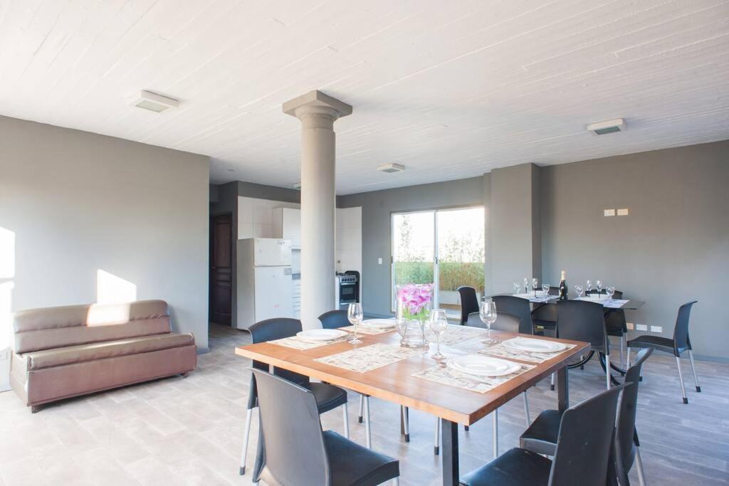 Apartamento Bright Loft With Balcony Overlooking The Square